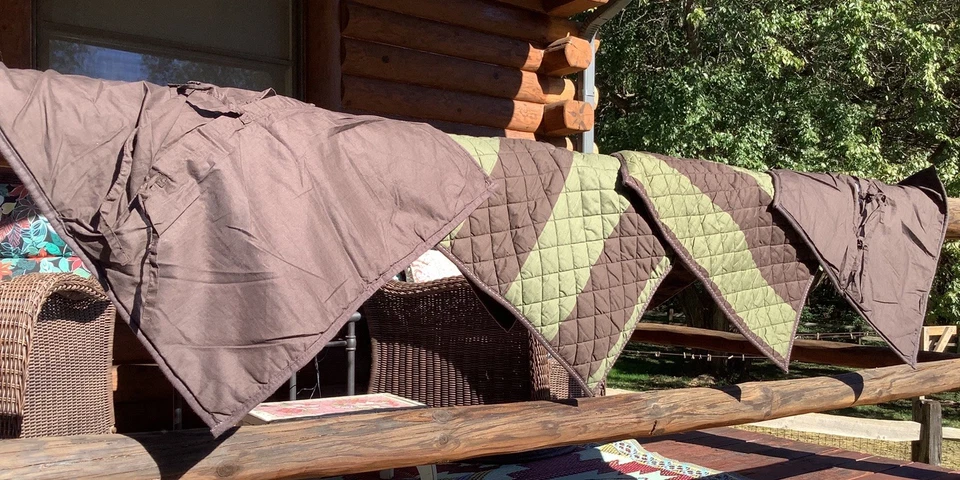 Juego de 4 fundas europeas Pottery Barn Kids verde chocolate marrón rugby rayas Foto 3 de 4