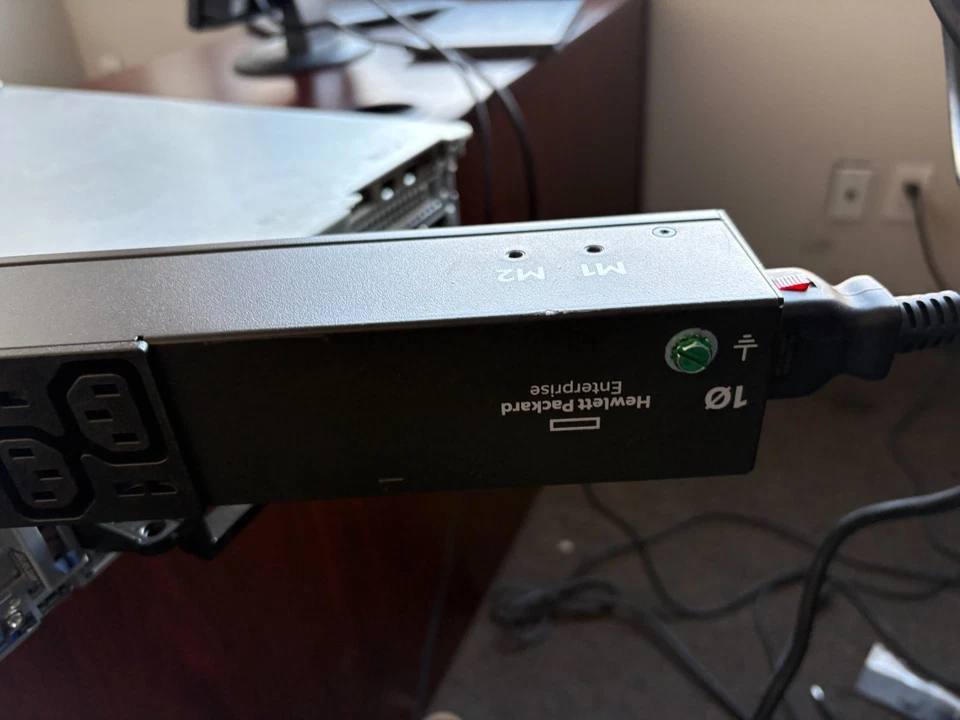 HP Basic G2 PDU 16A 20x C13 2x C19 3.6kVA - P9Q38A  22 OUTLET PDU - Image 2 of 4