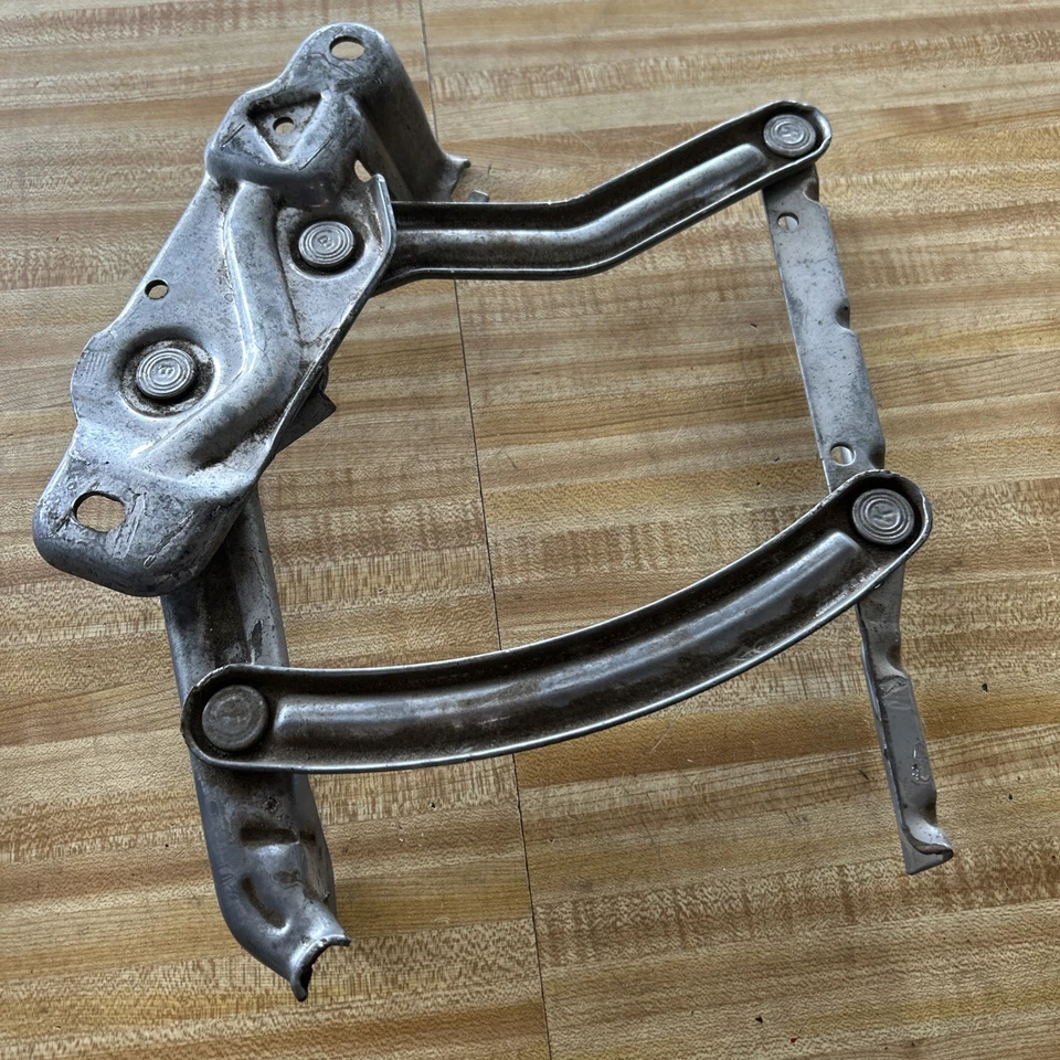 1963 / 1964 Chevy Impala Hood Hinges and Hinges LH And RH Foto 2 de 4