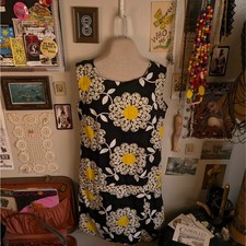 Vintage 60s Daisy Print Playsuit Romper Women's Medium Black Yellow Mod