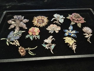 12 Pieces Gorgeous Beautiful Flowers Costume Jewelry Brooches Pins Jewelry Lot
