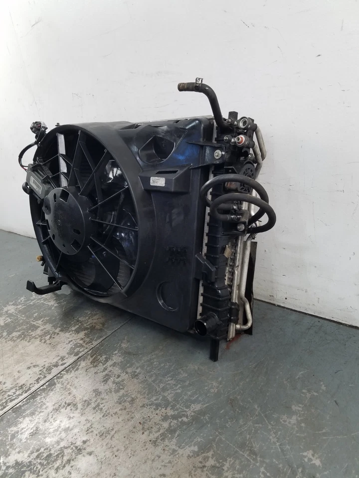 2003 03 04 Mercury Marauder Radiator / Fan / Cooler Assembly #5819 X1 - Image 3 of 4