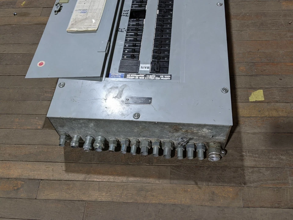 Caja de panel Westinghouse W10B 60 amperios 120/240 voltios monofásico 3 cables Foto 3 de 4