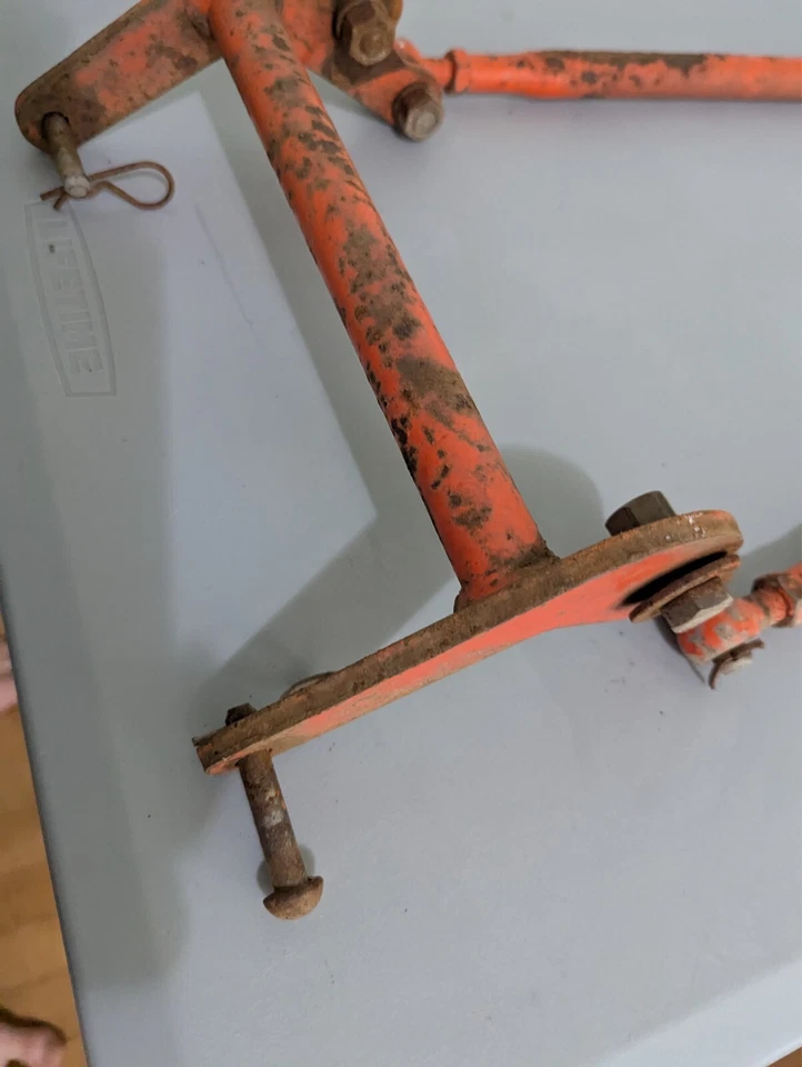 Conjunto de barra estabilizadora de cubierta de cortacésped vintage Simplicity/Allis Chalmers Foto 3 de 4