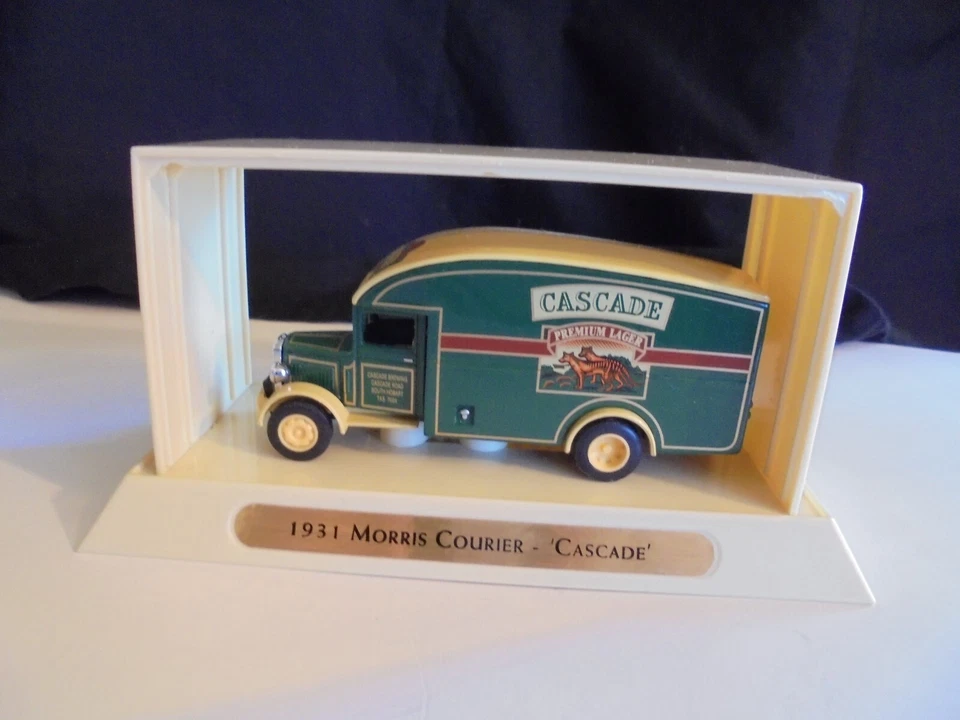 Matchbox Models Of Yesteryear Green 1931 Morris Courier Cascade 1993 - Image 2 of 3