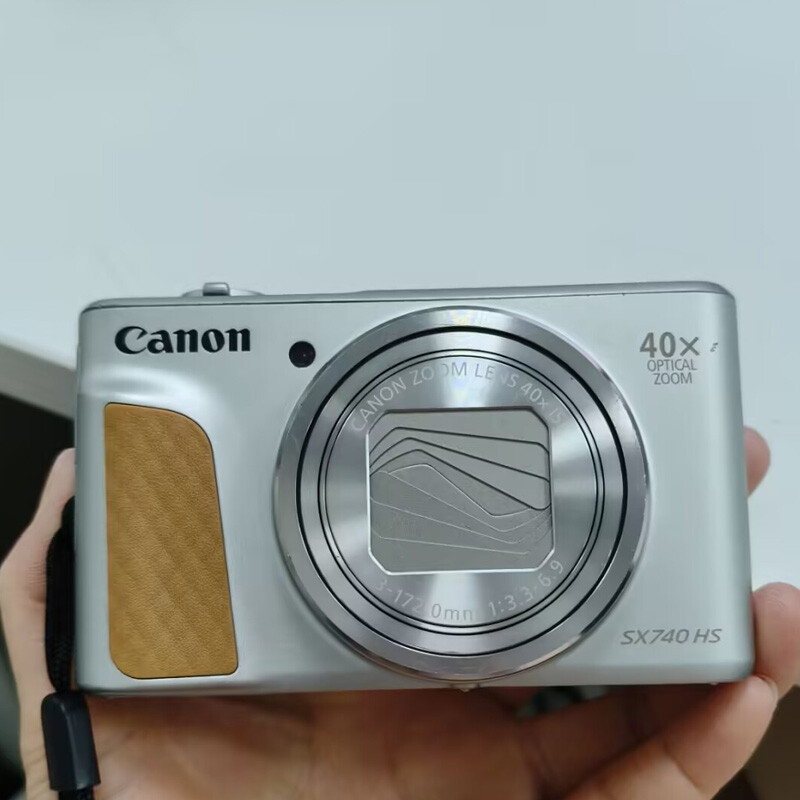 Canon PowerShot SX740 HS Silver 20.3MP 40x Zoom Digital Compact