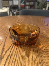 Amber Dessert Fruit Bowl 4.5” Square Bottom Glass