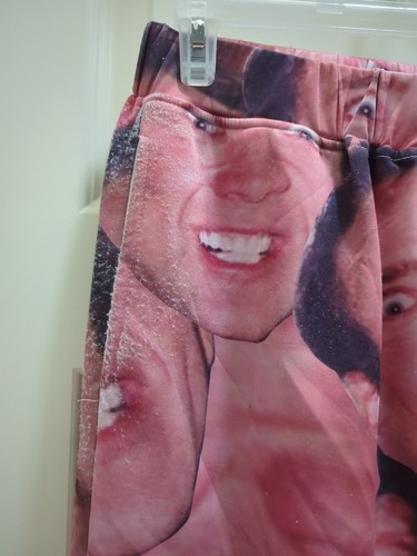 Pantalones con estampado facial Nicholas Cage sin marca usados en excelente estado - L - Imagen 3 de 9