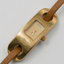 Gucci Wristwatch With Leather Strap GP 6100L Women's Quartz Movement Used