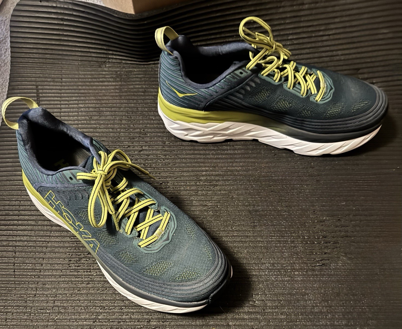 HOKA One One Bondi 6  Running Shoes Size 10.5