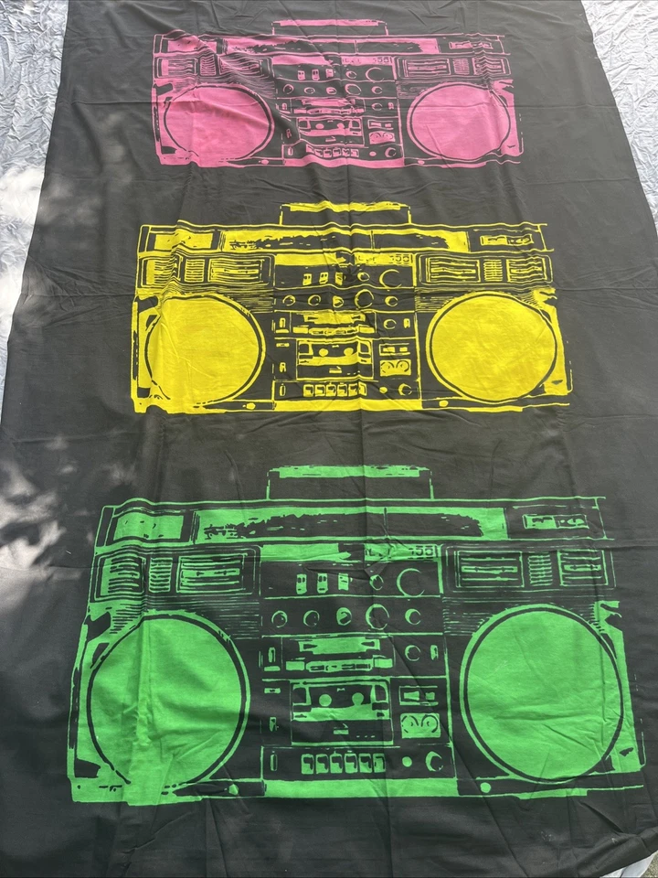 Tapiz boombox retro 82”x57” algodón negro colgante de pared años 80 estilo arte pop Foto 4 de 4
