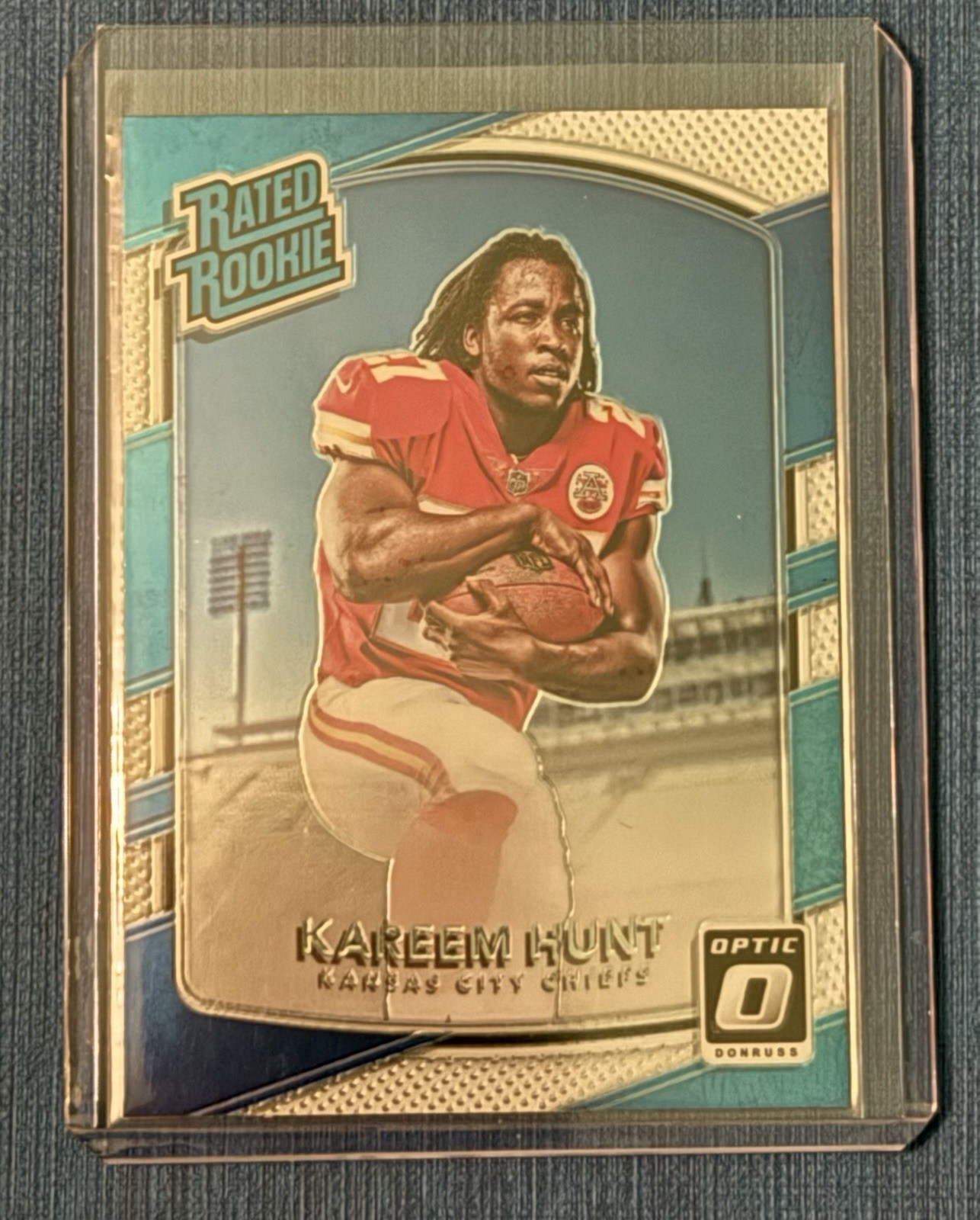 2017 Donruss Optic - Rated Rookie Kareem Hunt #182 Holo Prizm (RC)