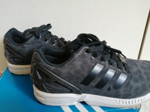 adidas nere maculate