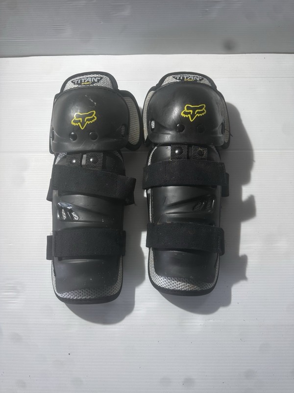Fox Titan Sport Youth Knee Pads Protective Gear Motocross. Mtb