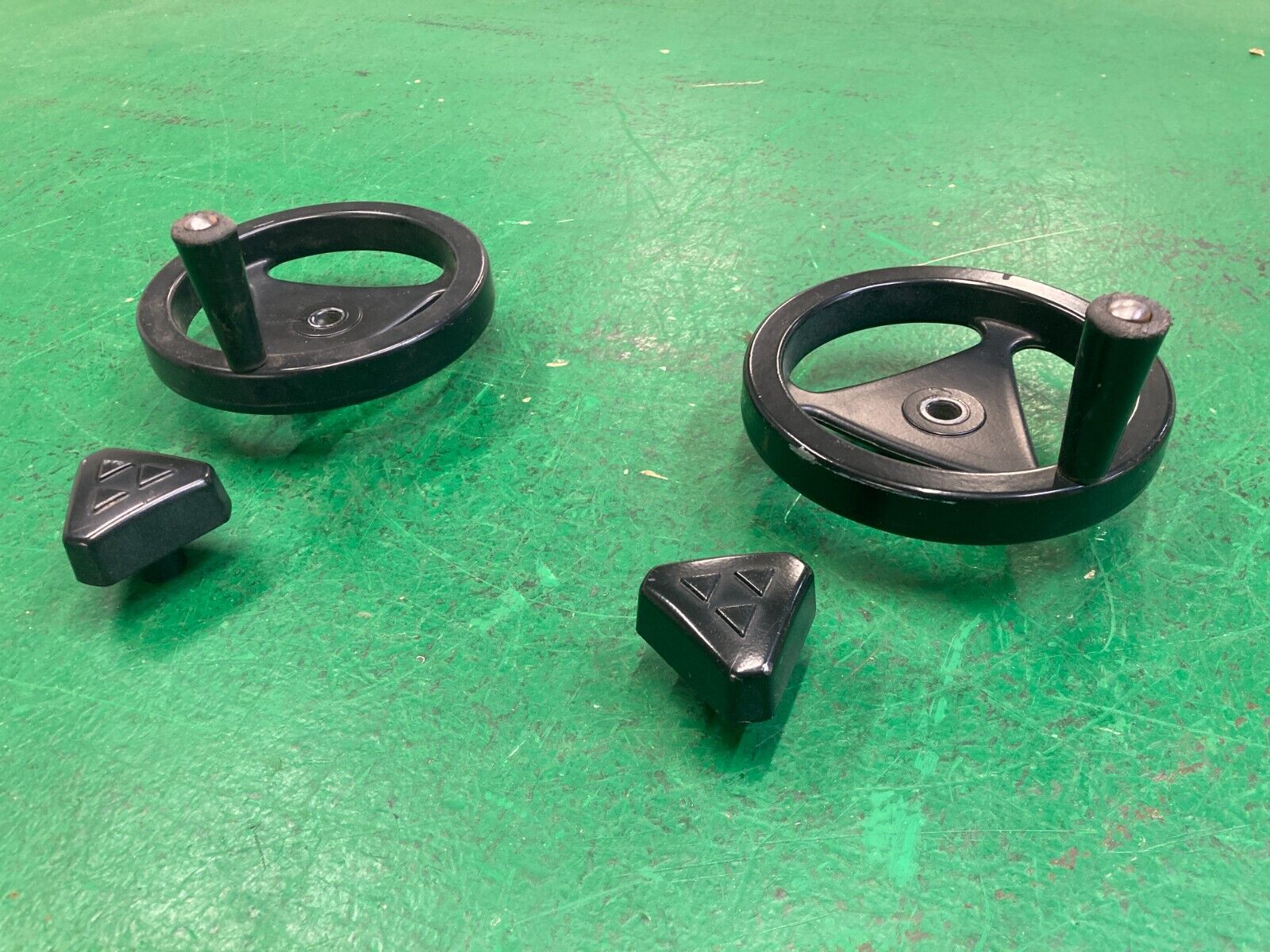 ONE (1) - Delta Table Saw 34-441 34-444 Handle Handwheel Part #422-03-100-0001