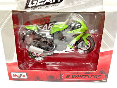 Maisto Speed Gear 1/18 Scale 2010 Kawasaki Ninja ZX-10R Diecast Motorcycle