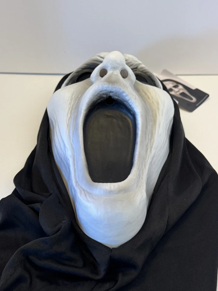 Fun World Silent Screamer Ghost Face PVC Character Costume Mask Scream Ghostface - Image 4 of 4