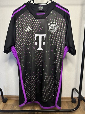Adidas Bayern München Raphael Guerreiro #22 T-Shirt  Size L New