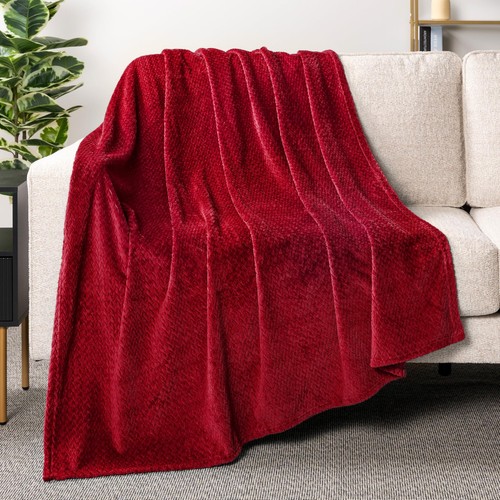 PAVILIA Soft Fleece Burgundy Dark Red Throw Blanket for Couch, Lightweight Pl... - Picture 2 of 9