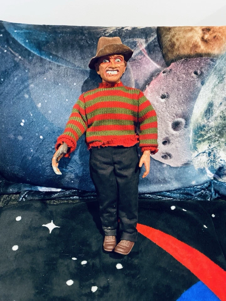 "Mfarlane Toys Pesadilla en Elm Street Freddy Krueger 2000 juguete parlante de 18""" Foto 3 de 3
