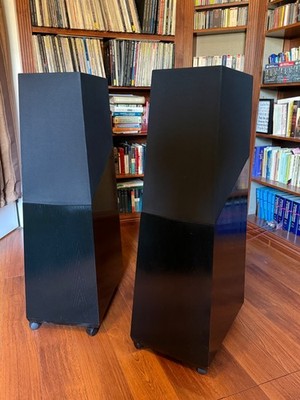 Vandersteen 5A (black) w XLR M5-HP, $5,500. Pick Up, Drop Off, Freight Options
