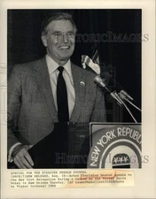 1988 Press Photo Actor Charleton Heston speaks, Pallas Suite Hotel, New Orleans