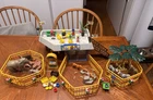 Vintage Playmobil 3634 Animal Shelter / Zoo - 8 Animals & 5 People
