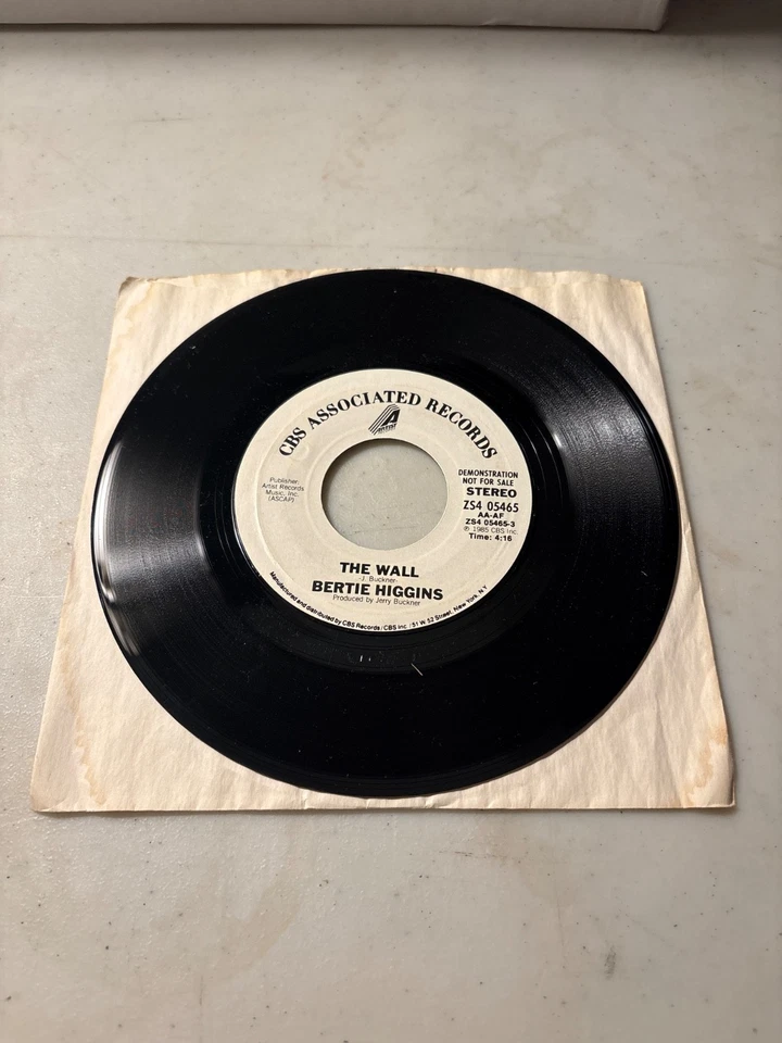 BERTIE HIGGINS THE WALL 7" SINGLE PROMO 45 RECORD CBS ASSOCIATED RECORDS VG+ - Image 2 of 2