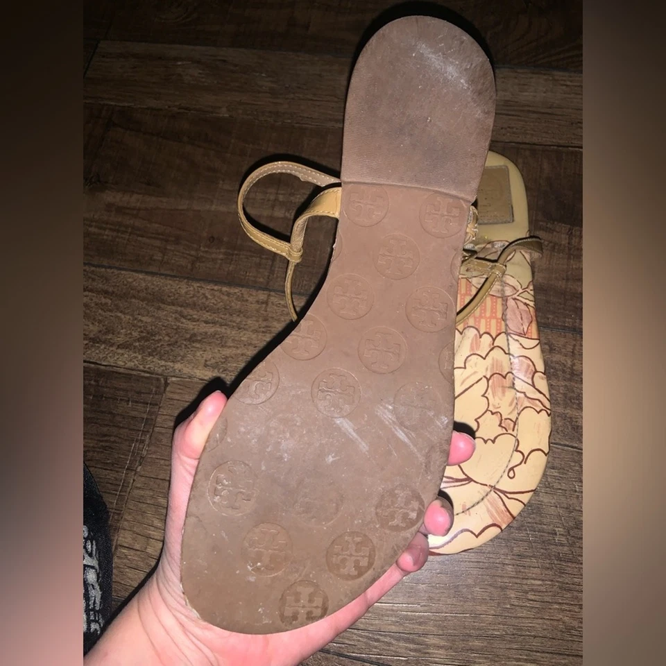 Tory Burch 花卉 Emmy t 带标志凉鞋 罕见 波西米亚学院风 经典 金色 棕褐色 8 — 第 4/4 张图片