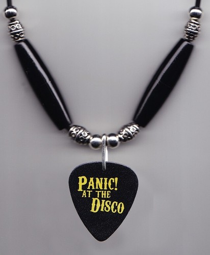 Panic! At The Disco Noir Guitare Pick Collier - Photo 1 sur 2