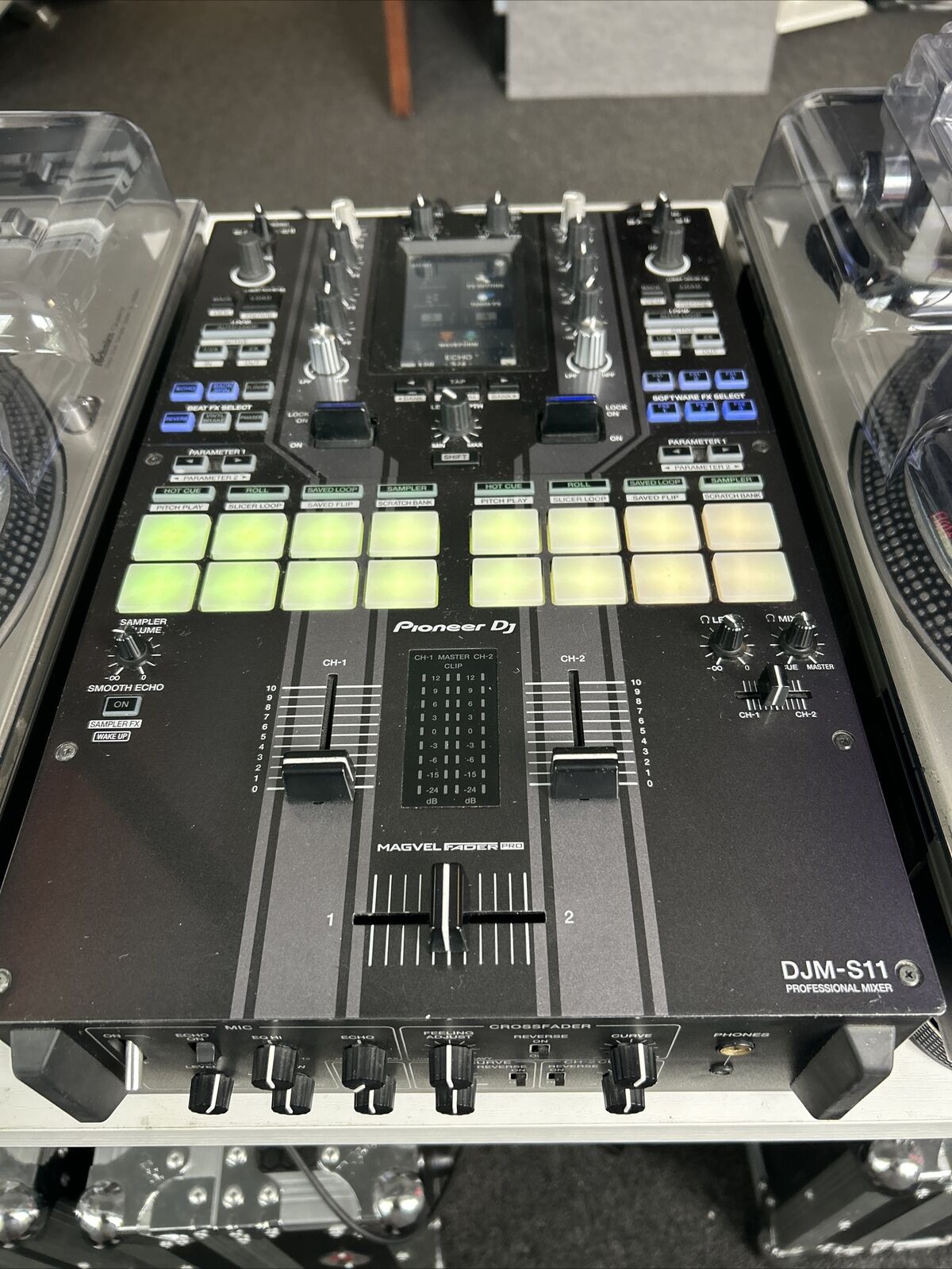 Pioneer DJM S11 SE -Special Edition Scratch & Battle DJ Mixer W Case & Decksavor