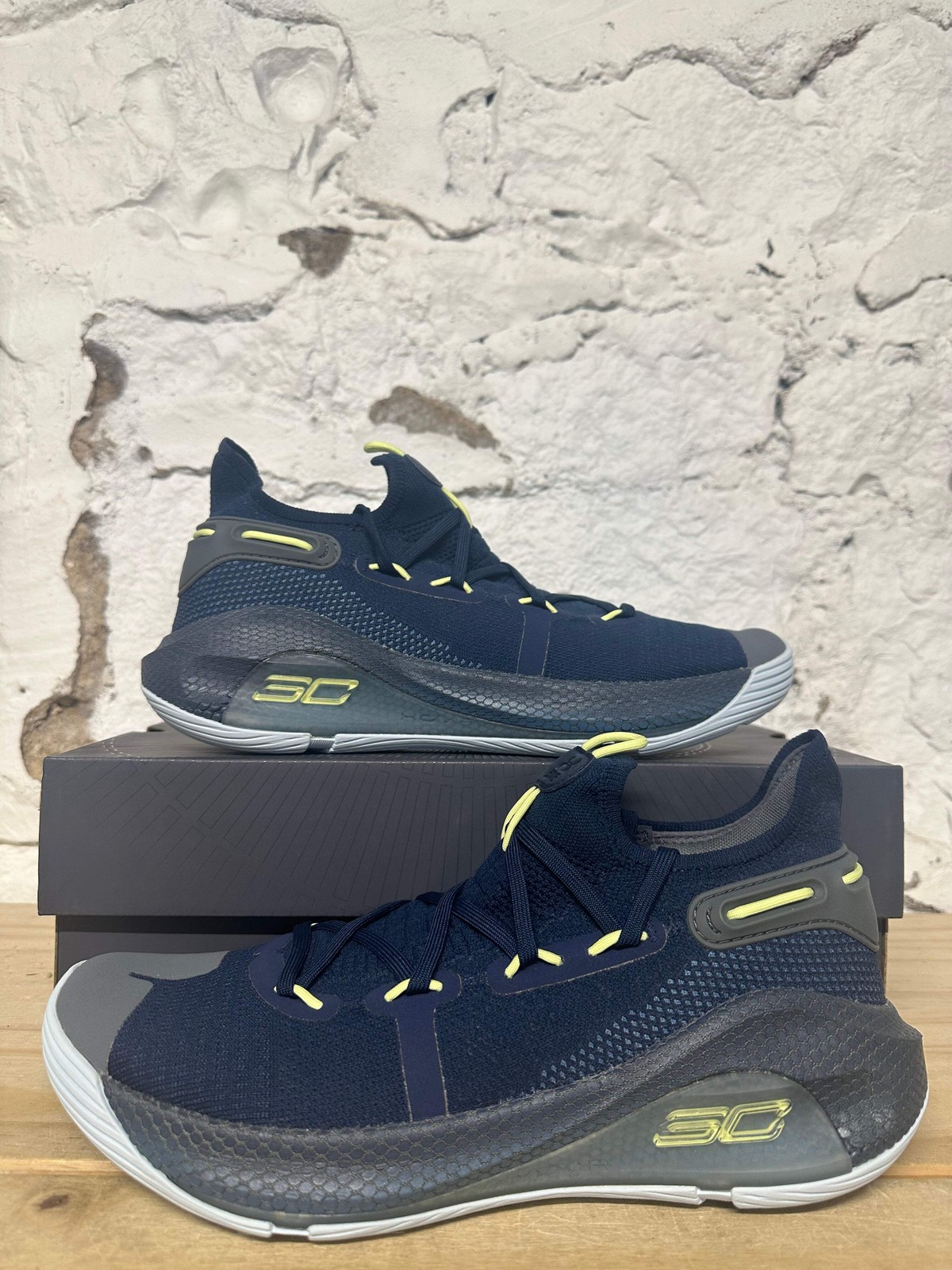 Under Armour Curry 6 International Boulevard Size 10.5 NEW S