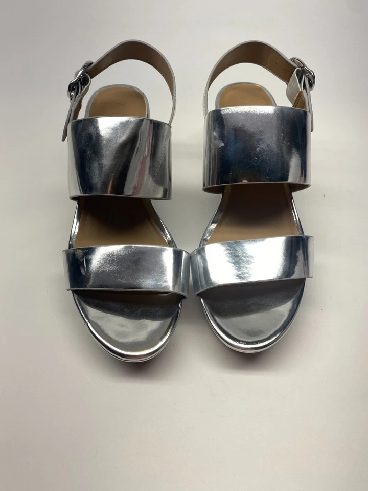 Sandalias cómodas de cuero plateadas con plataforma para mujer en aerosoles talla 9 Foto 4 de 4