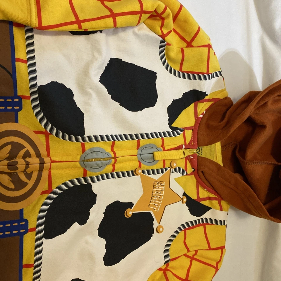 Sudadera con Capucha Disfraz de Sheriff Woody Toy Story para Niños Pequeños Disney Foto 4 de 4