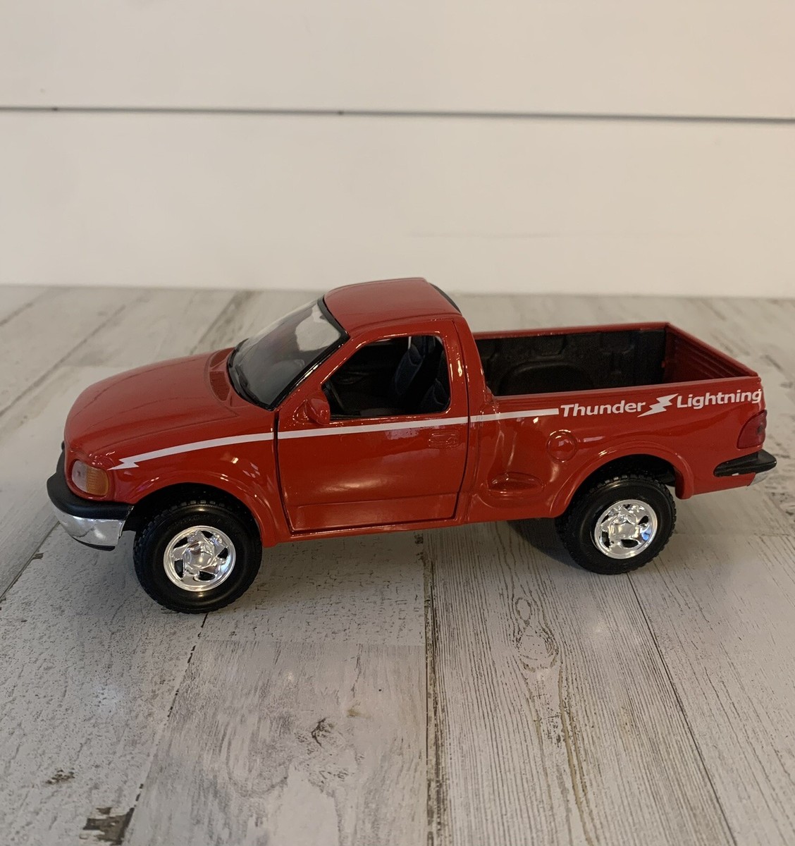 【美品】Maisto Ford F-250 Special Edition 1/18 Maisto 1979 Ford F150 F-150 Pickup Blue & White Diecast