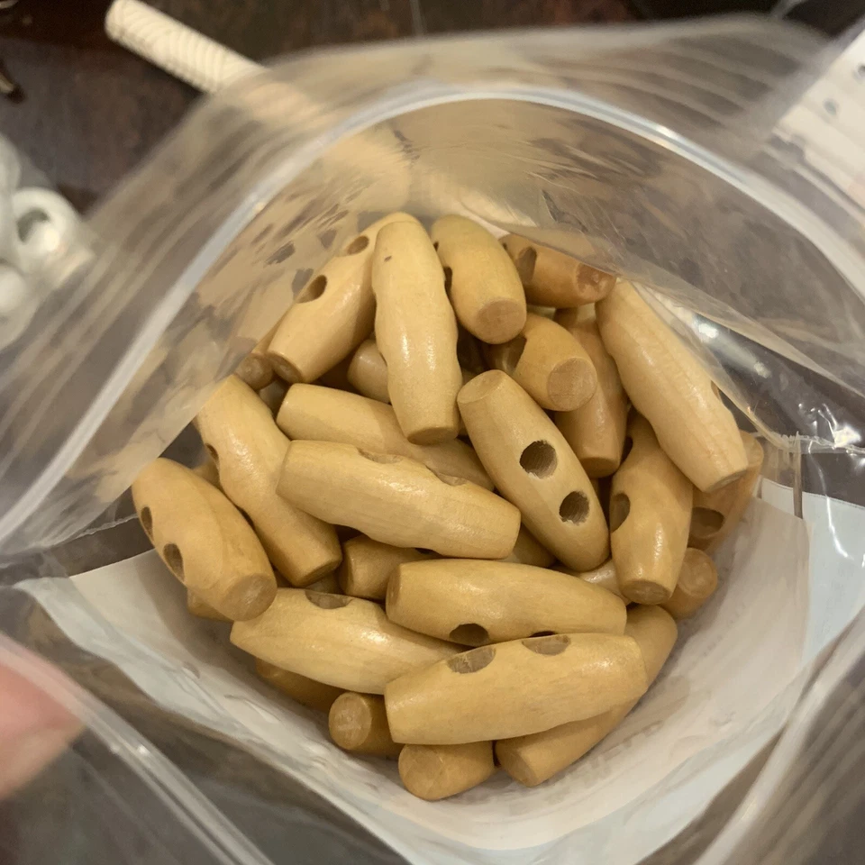 4 X Polished 2 Hole Wooden Toggle Buttons 32mm - Image 3 of 4