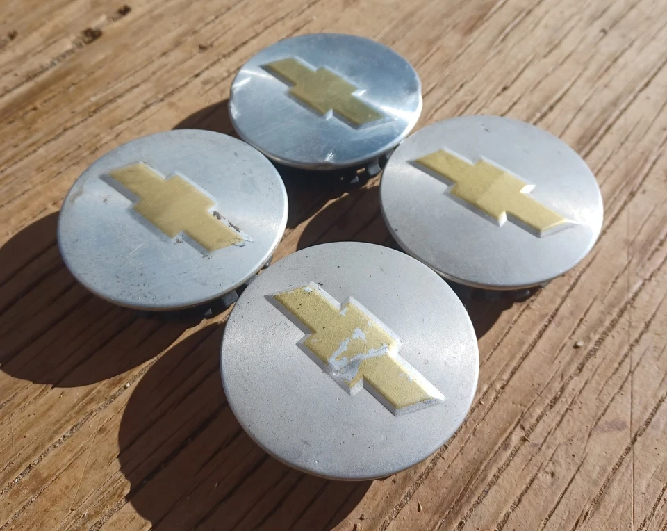 Juego de 4 tapas centrales Chevy Colorado Traverse Equinox, 2007-2021 parte # 9595010 C2 Foto 2 de 3