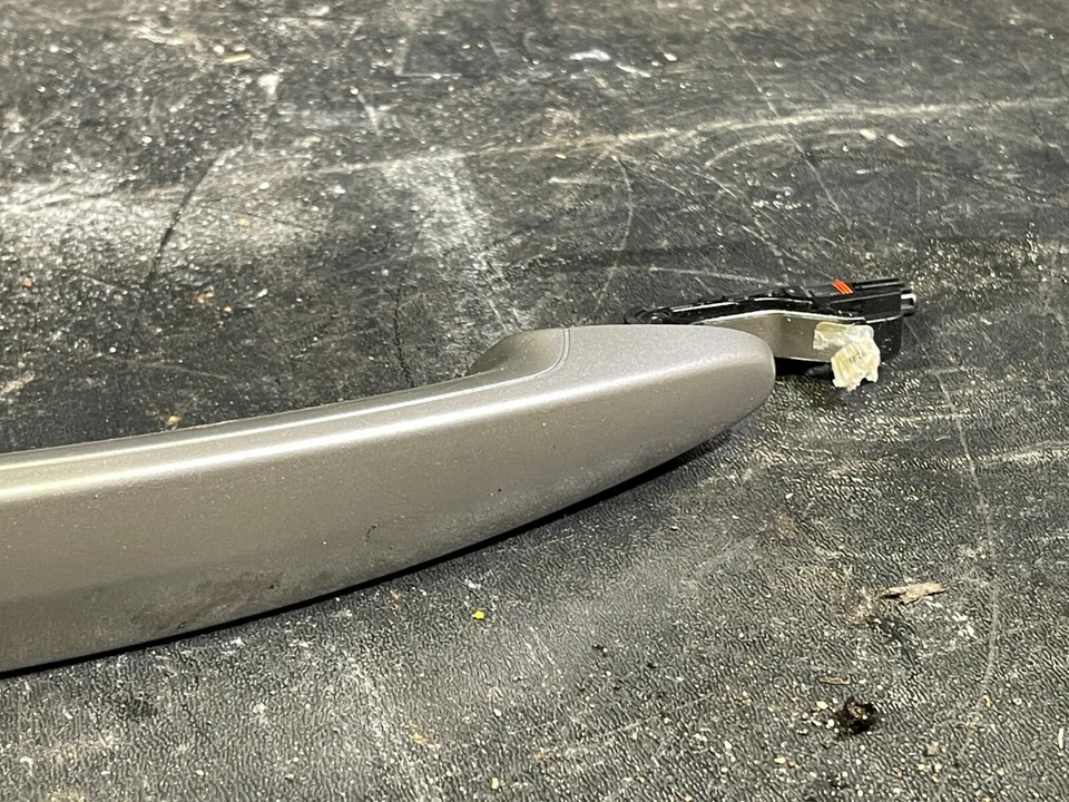 08-13 BMW SERIE 1 128I 135I PASAJERO LADO DERECHO MANIJA PUERTA ACCESO CONFORT Foto 3 de 4