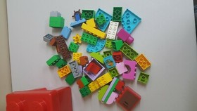 LEGO JUNIORS LOT LEGOS IN 10667 RED PLASTIC STORAGE CONTAINER GIANT LEGO CASE