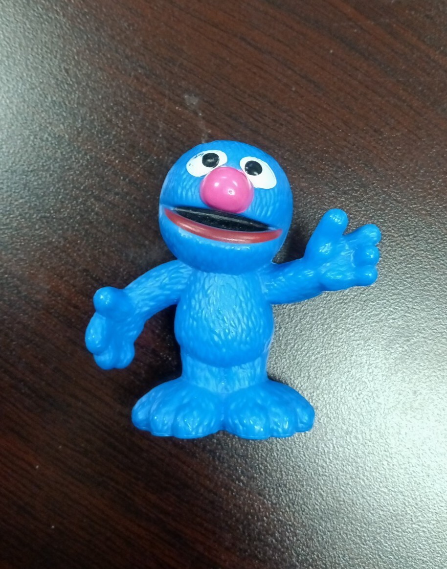 2013 Sesame Street Grover Plastic Figure Toy Cake Topper Used Fast Shipping Toy 