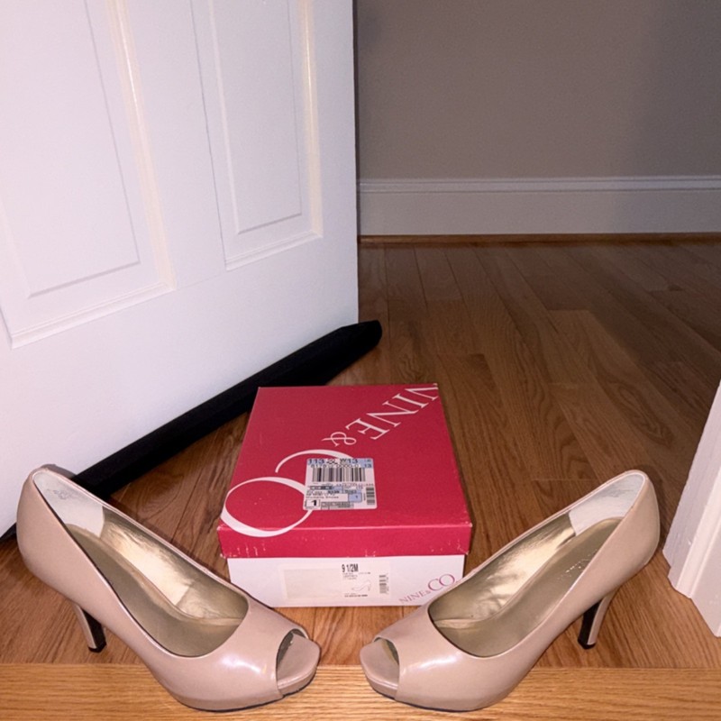 *2*NINE & CO Pump Toe Stiletto Slip On Light Taupe 9.5 & Clarks Leather Boots 10