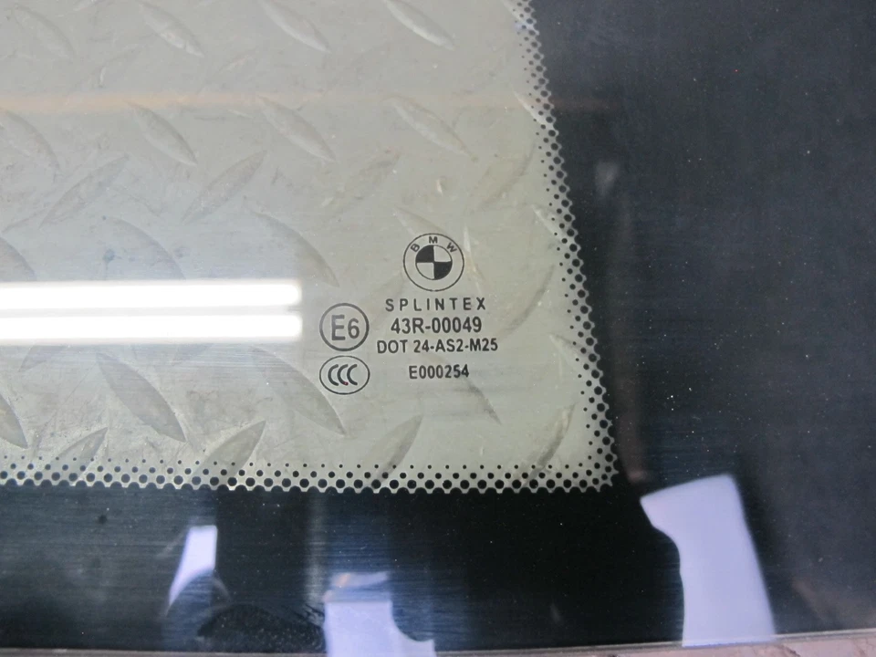 01-06 BMW E46 330Ci 3-SERIES КУПЕ ЗАДНИЙ ПРАВЫЙ ЧЕТВЕРТЬ СТЕКЛА W УПЛОТНЕНИЕ OEM - Изображение 3 из 4