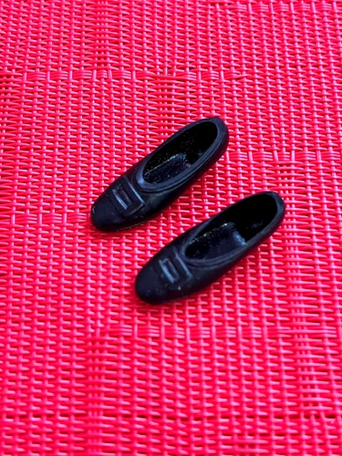 VINTAGE & HTF BARBIE FRANCIE BLACK SQUISHY BUCKLE FLAT  JAPAN  FROM 1960'S