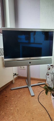 Loewe 32" Individual – Designer‑TV mit Soundbar, DVD & Standfuß – 190 €