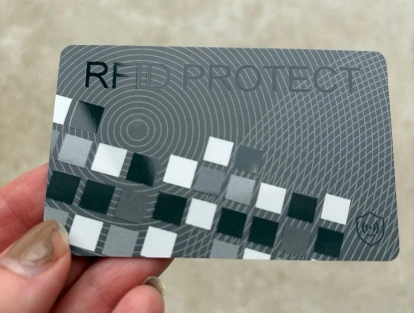 4 x RFID Signal Blocking Cards. Credit & Debit Card Blocker Protector SILVER - Image 2 of 4