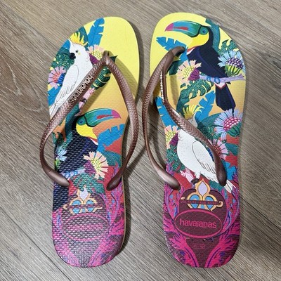 Gucci Black Leather Slip-Ons with Blue and Yellow Tropical Bird Print Gucci Black Leather Tropical Print Pouch Clutch Bag  main image 4