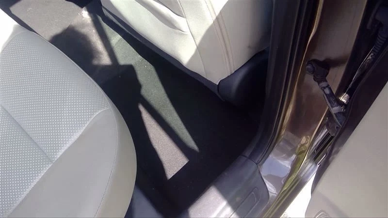 13 Kia Forte 2013 alfombra de piso gris 5 puertas hatchback 51388 Foto 4 de 4