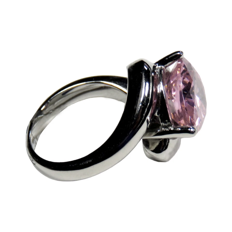 Anel feminino de aço inoxidável polido com zircônia rosa em forma de coração - Imagem 2 de 4