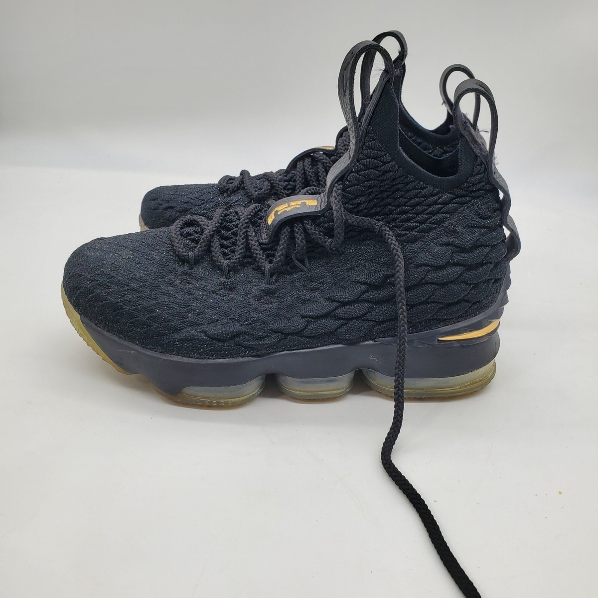 Nike LeBron 15 Metallic Gold 2017 Sz Basketball Shoes