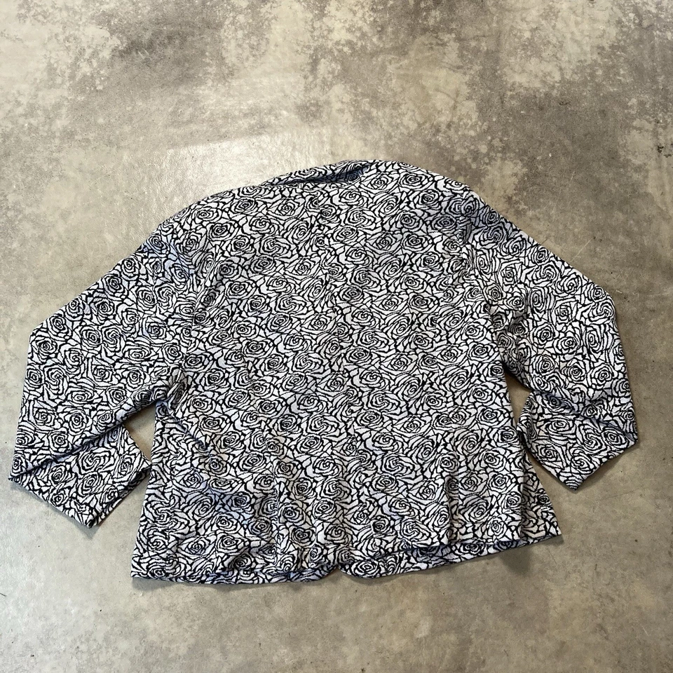 Blazer Torrid Feminino 4X Bolsos Rosa Branca Ombreiras Jaqueta Peito Único - Imagem 4 de 4